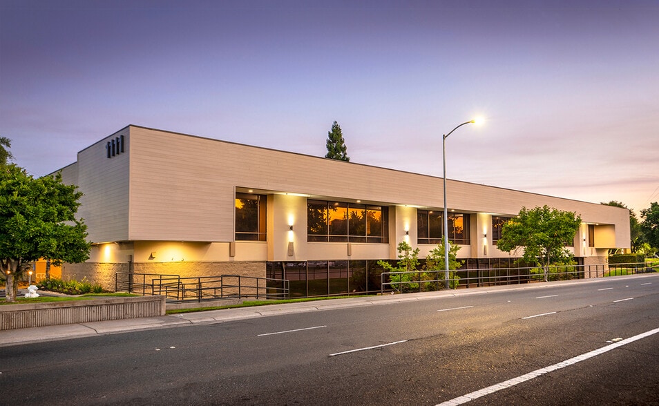 1111 Howe Ave, Sacramento, CA for lease - Building Photo - Image 1 of 4