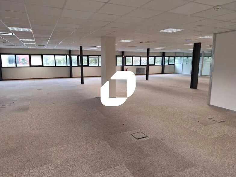 Office in Mérignac for lease - Interior Photo - Image 3 of 6