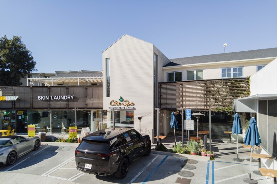 11723-11733 Barrington Ct, Los Angeles, CA for lease - Building Photo - Image 1 of 10