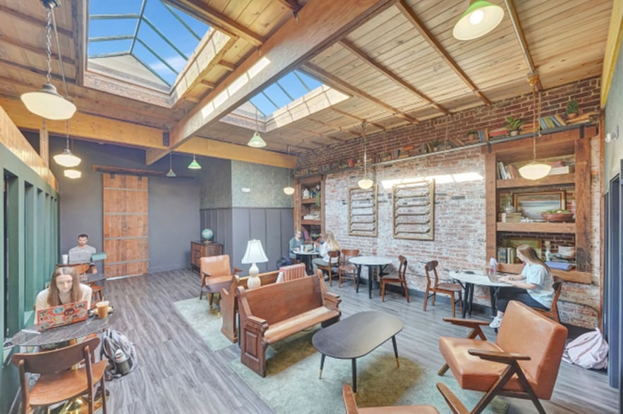 6128 Havelock Ave, Lincoln, NE for sale - Interior Photo - Image 3 of 8