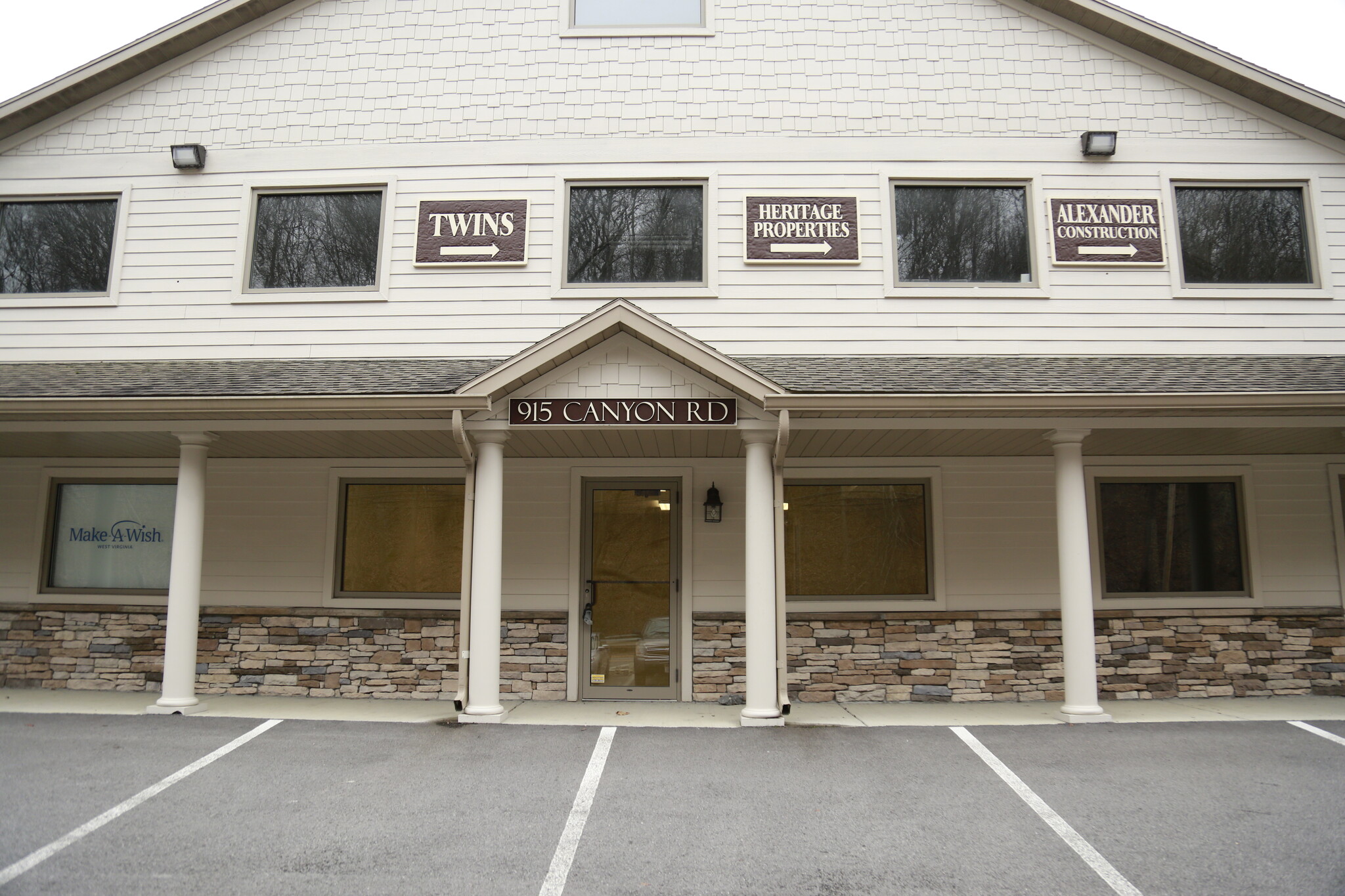 915 Canyon Rd, Morgantown, WV for lease Primary Photo- Image 1 of 7