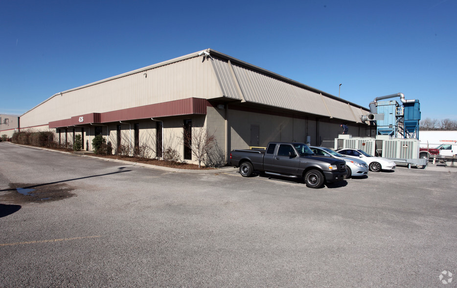 428 Harding Industrial Dr, Nashville, TN for lease - Building Photo - Image 2 of 2