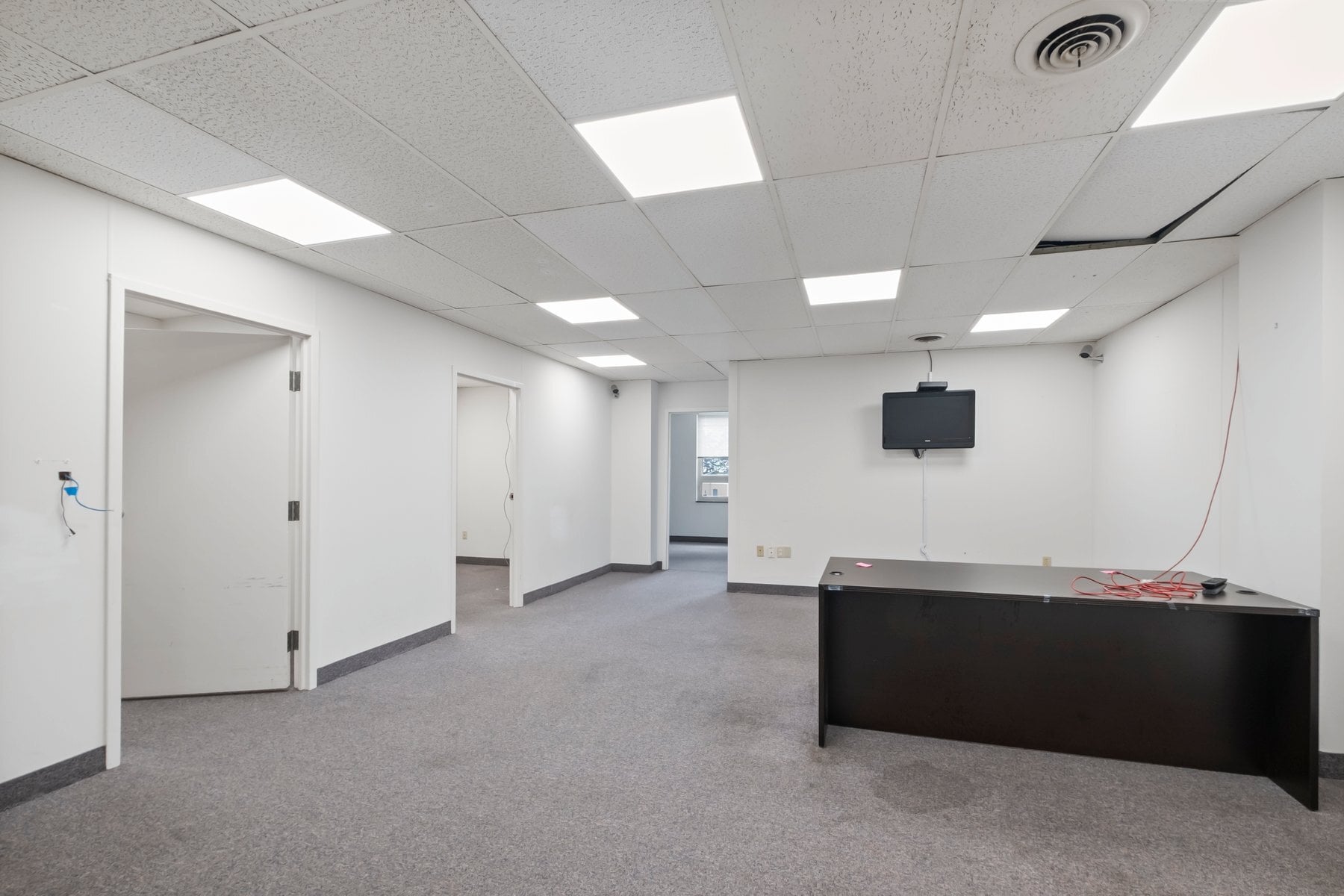 2401 Blueridge Ave, Wheaton, MD for lease Interior Photo- Image 1 of 15