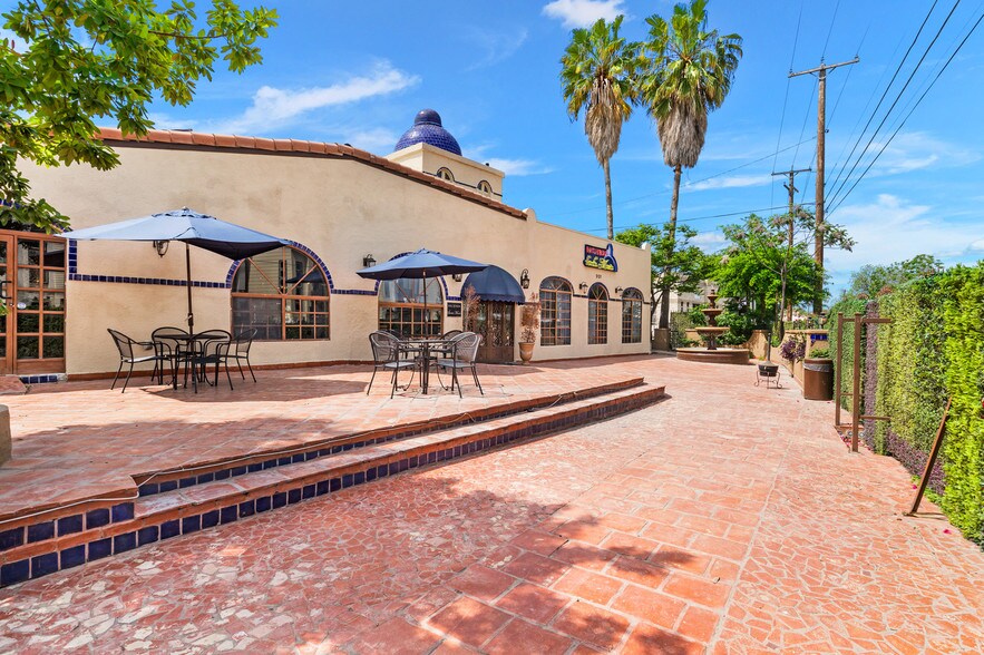 2121 N Saint Marys St, San Antonio, TX for lease - Building Photo - Image 2 of 18