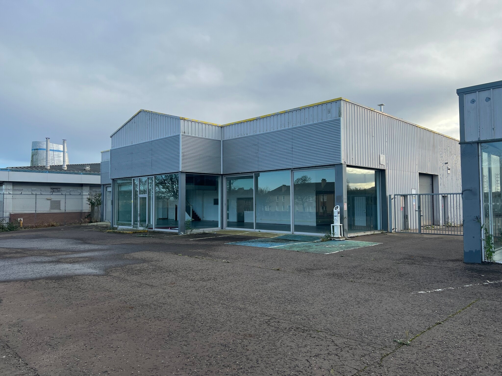 Kingsway E, Dundee for lease Building Photo- Image 1 of 15