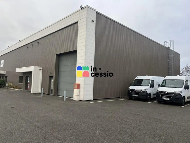Location Local d'activités 500 m²