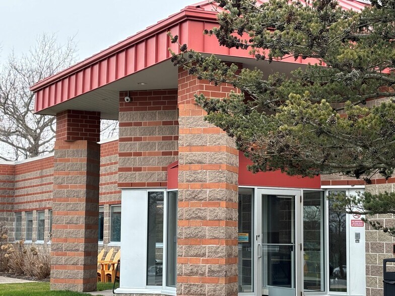 110 Enterprise Ctr, Middletown, RI 02842 Office for Lease