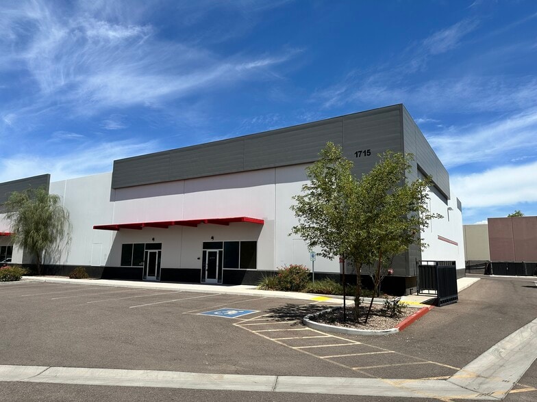 1715 N Rosemont, Mesa, AZ for lease - Building Photo - Image 3 of 17