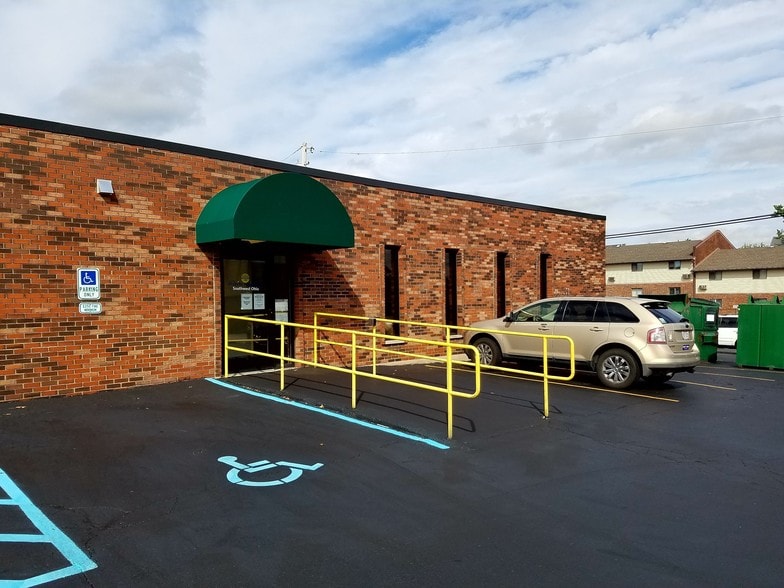 215-225 S Allison Ave, Xenia, OH for sale - Building Photo - Image 1 of 1