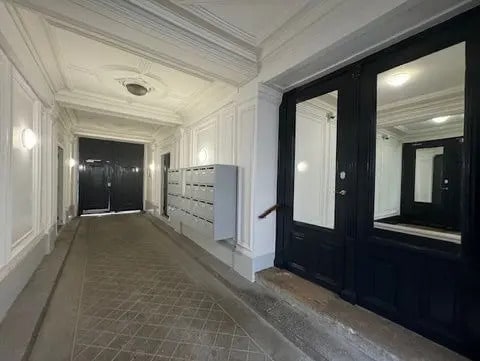 11 Rue Blanche, Paris for sale - Building Photo - Image 2 of 17