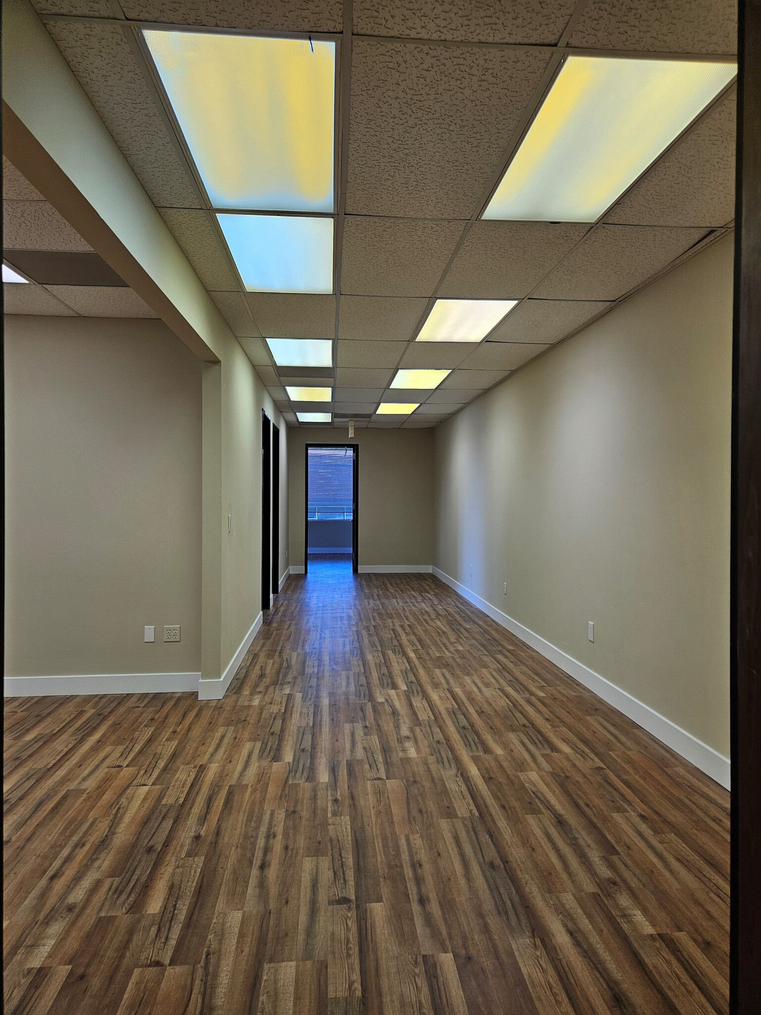 1340-1350 W Walnut Hill Ln, Irving, TX for lease Interior Photo- Image 1 of 5