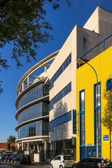 Retail in Madrid, Madrid for lease - Building Photo - Image 3 of 3