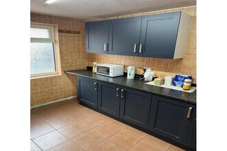 Phoenix Rd, Wolverhampton for lease Interior Photo- Image 1 of 3