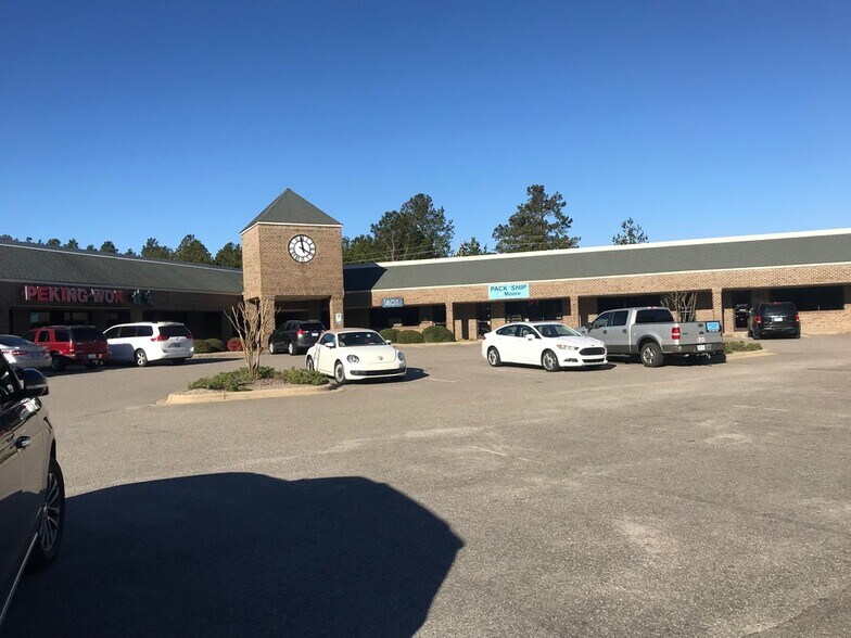 145 W Plaza Dr, West End, NC 27376