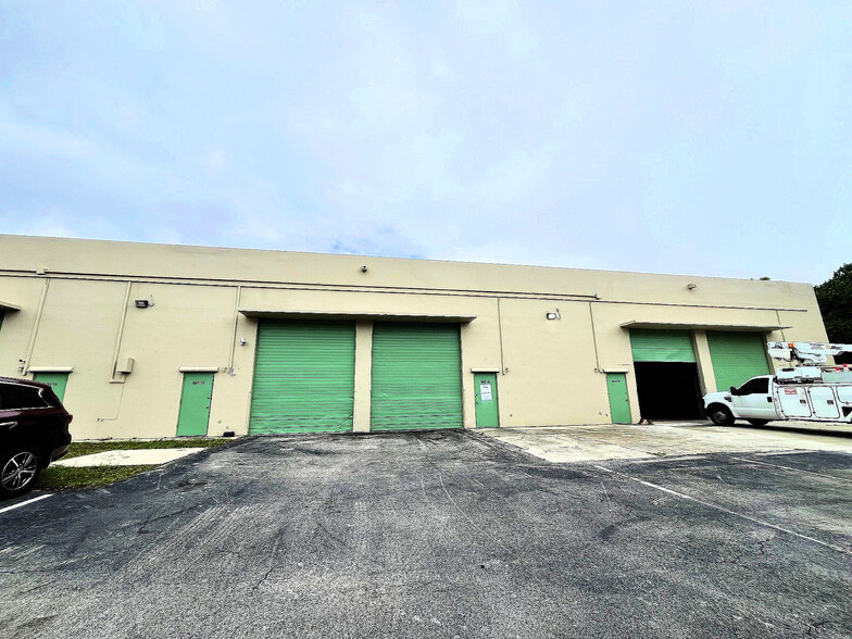 1800 N Powerline Rd, Pompano Beach, FL for lease - Building Photo - Image 3 of 13