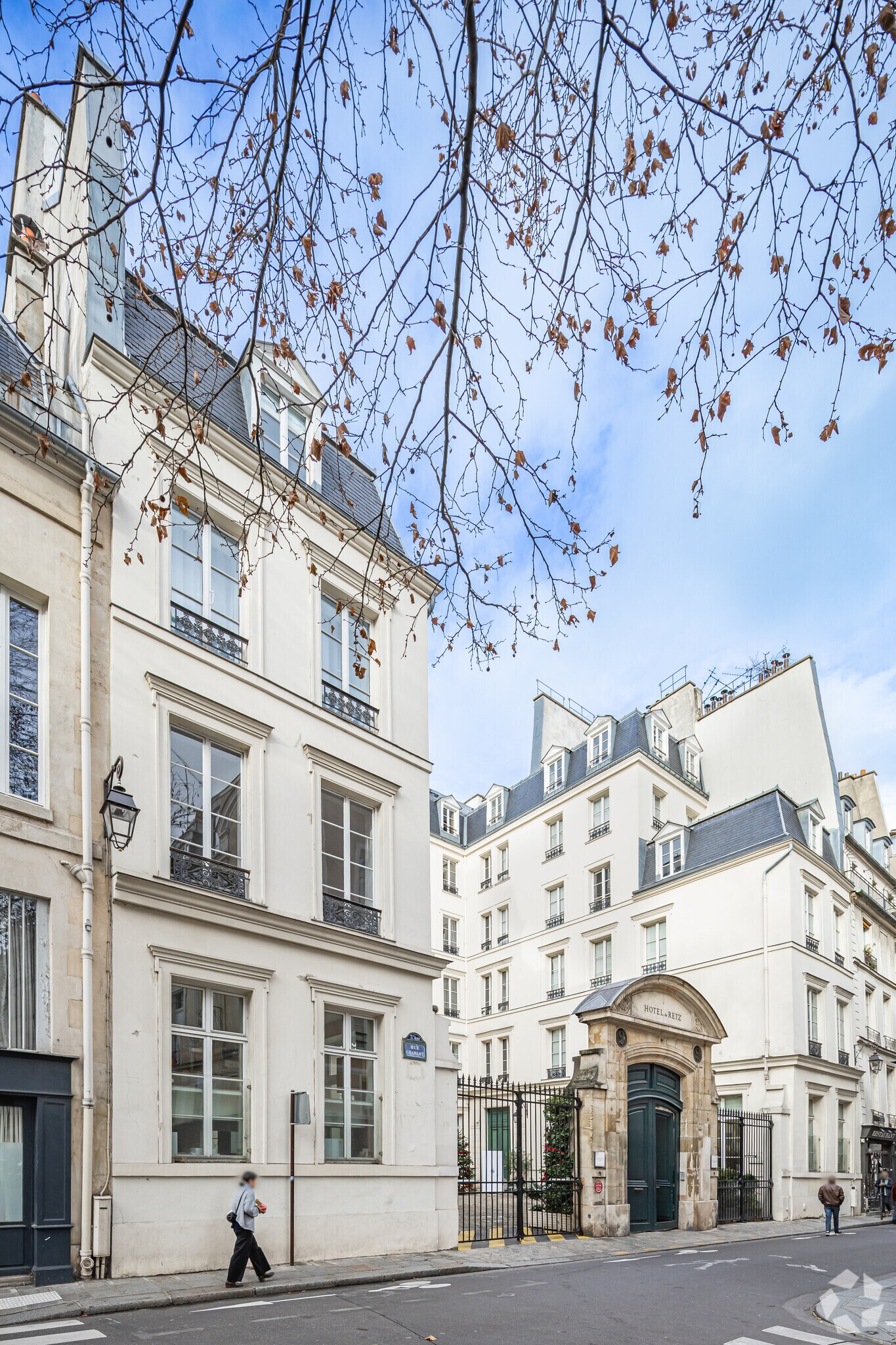 9 Rue Charlot, Paris for lease Primary Photo- Image 1 of 19