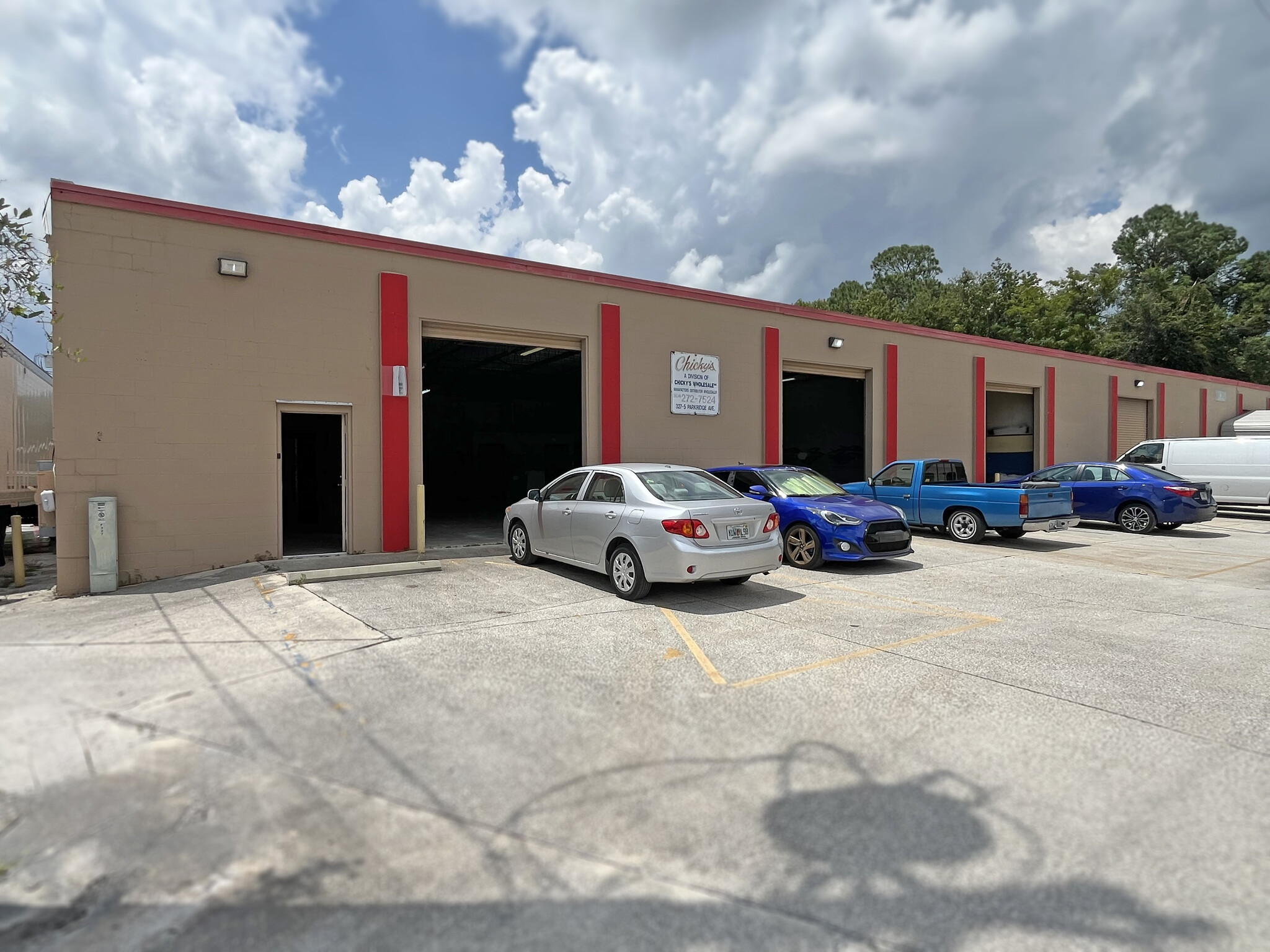 327 Parkridge Ave, Orange Park, FL for lease Building Photo- Image 1 of 10