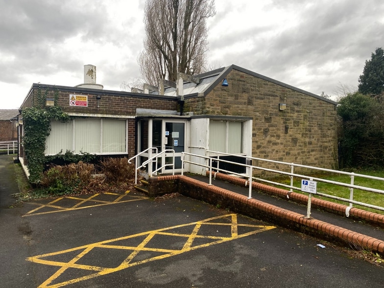 40 Church Rd, Rainford for sale - Primary Photo - Image 1 of 6