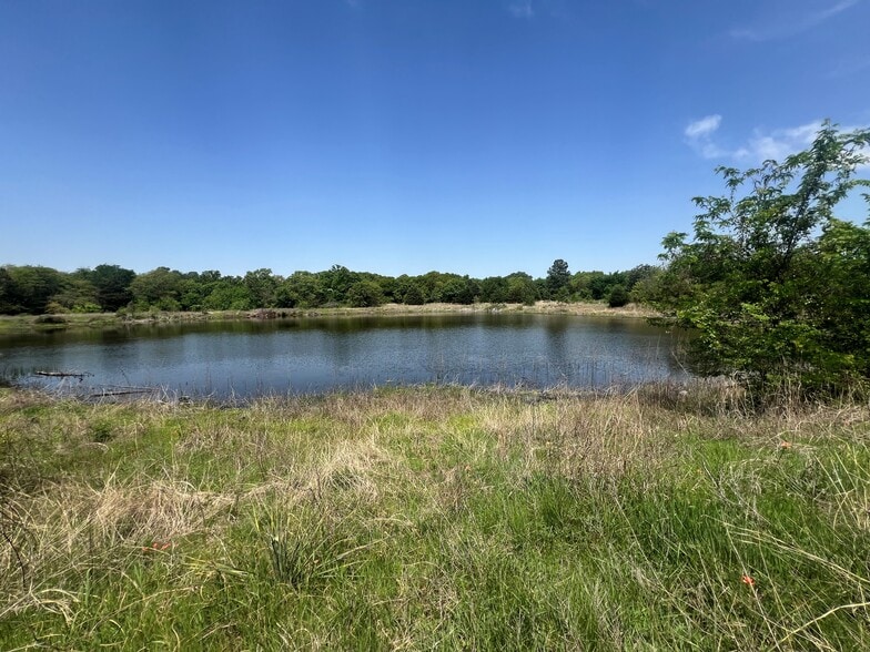 5065 Lemons Rd, Fort Worth, TX for sale - Primary Photo - Image 1 of 7