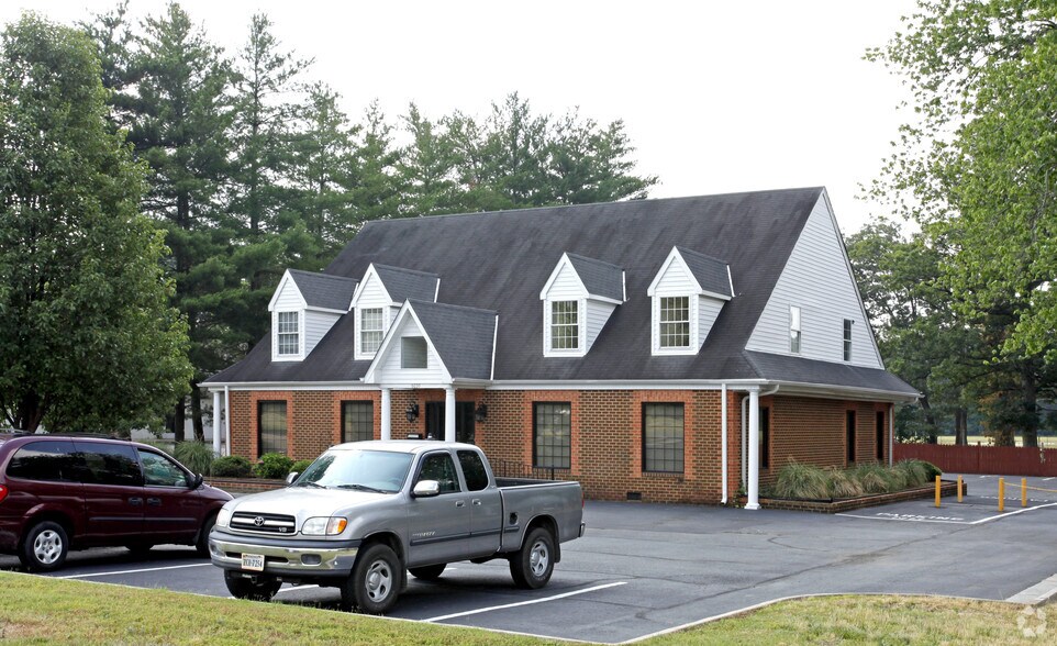 6039 Mechanicsville Tpke, Mechanicsville, VA for sale - Primary Photo - Image 1 of 1