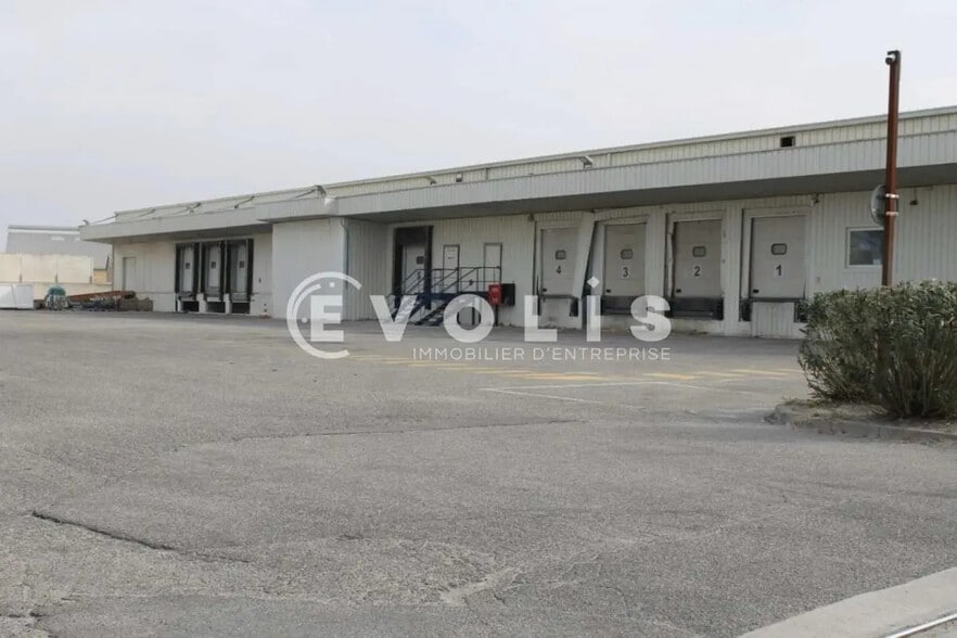 Industrial in Le Pontet for lease - Building Photo - Image 3 of 7