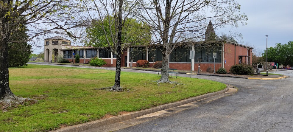 2428 Main St E, Snellville, GA for sale - Primary Photo - Image 1 of 5