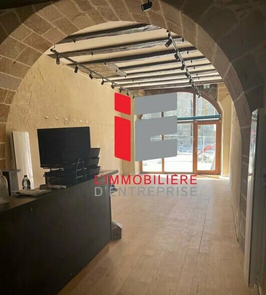 Retail in Hennebont for lease - Building Photo - Image 1 of 5