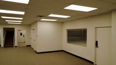 1111 W Carrier Pky, Grand Prairie, TX for lease Interior Photo- Image 2 of 5