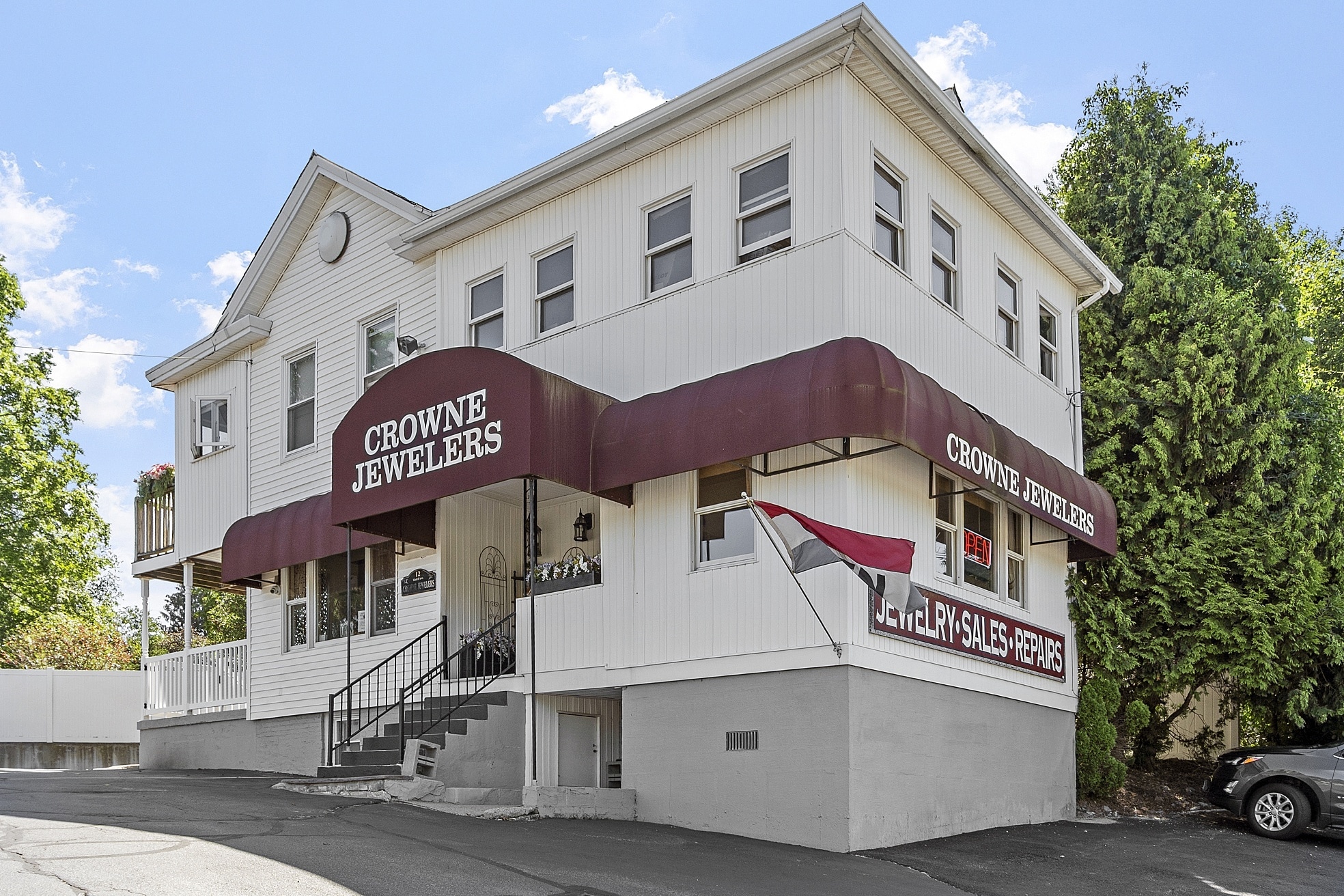 12 Lindell Ave, Leominster, MA for sale Primary Photo- Image 1 of 33