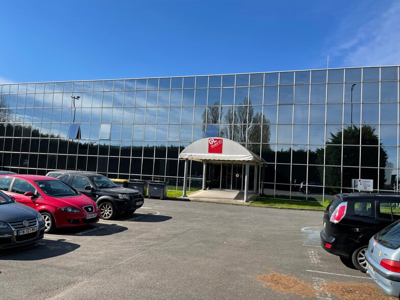 20 Avenue Du 8 Mai 1945, Mitry-Mory for lease - Building Photo - Image 1 of 2