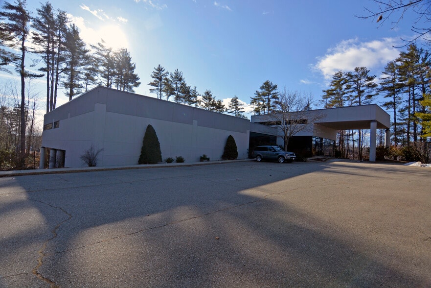 130 Whittier Hwy, Moultonborough, NH for sale - Primary Photo - Image 1 of 1
