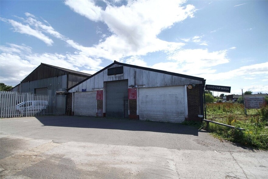 40 Barnett Wood Ln, Leatherhead for lease - Primary Photo - Image 1 of 2