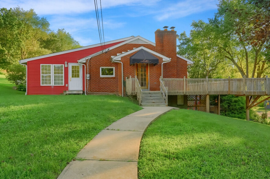 300 S Pike Rd, Sarver, PA 16055