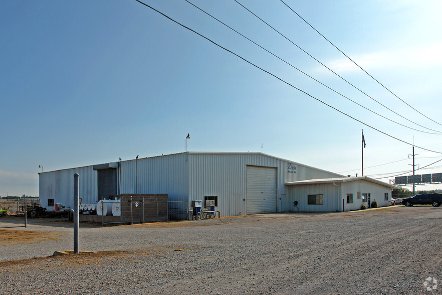 209 NW 111th St, Oklahoma City, OK for lease - Building Photo - Image 3 of 9