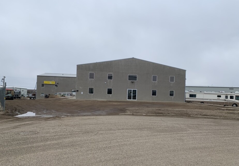 762 23 St, Medicine Hat, AB T1A 8R6