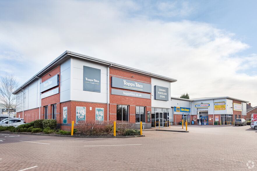 Delta Way, Cannock for sale - Primary Photo - Image 1 of 1