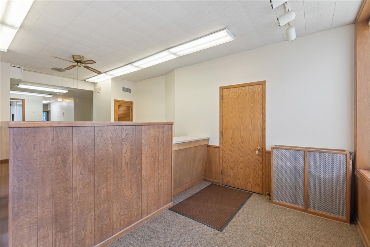 127 Pearl St, Council Bluffs, IA for lease Interior Photo- Image 1 of 40