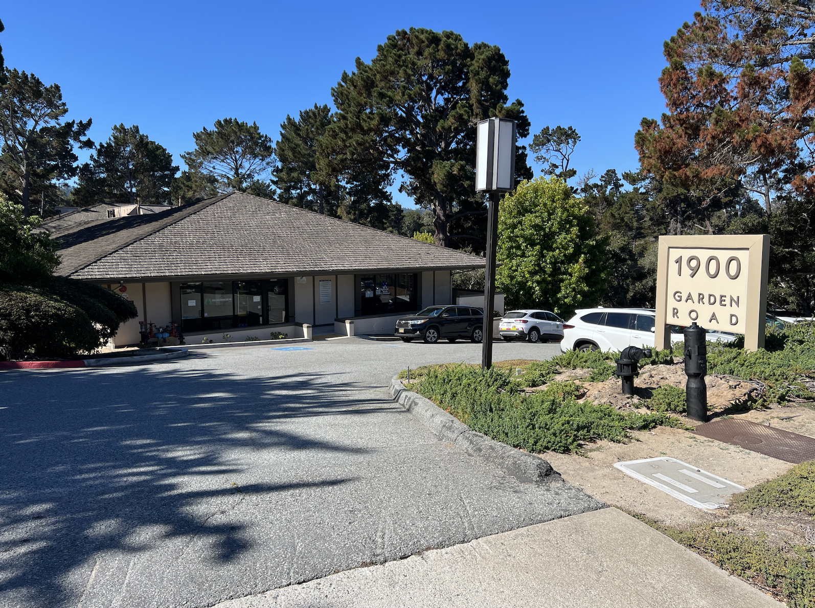 1900 Garden Rd, Monterey, CA for lease Building Photo- Image 1 of 7