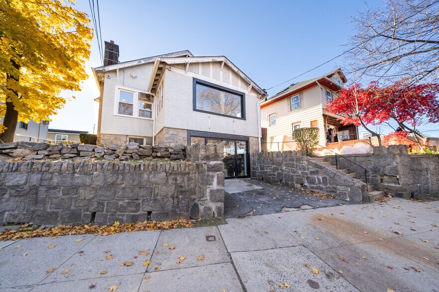 650 Yonkers Ave, Yonkers, NY 10704 Office for Sale