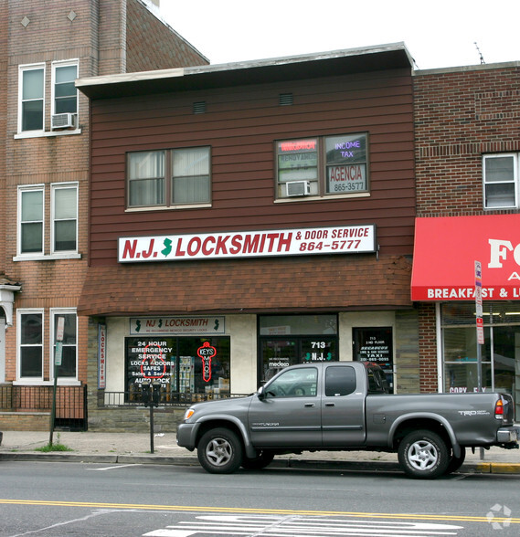 715 Jf Kennedy Blvd W North Bergen Township Nj Property Record Loopnet Com