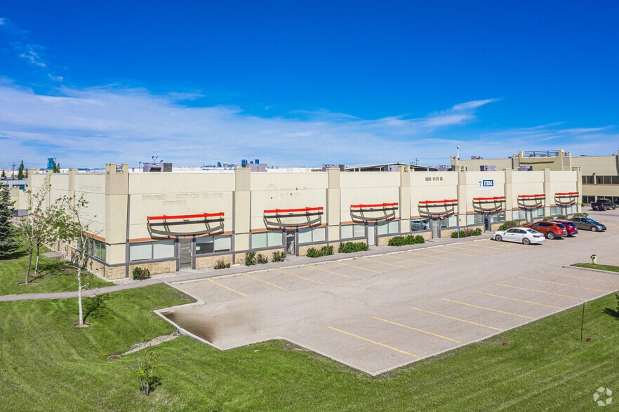 5025 51st St SE, Calgary, AB for lease - Primary Photo - Image 1 of 4