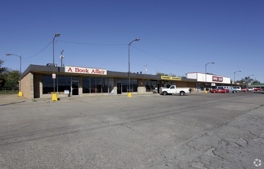810-842 N Sheridan Rd, Tulsa, OK for lease - Primary Photo - Image 1 of 5