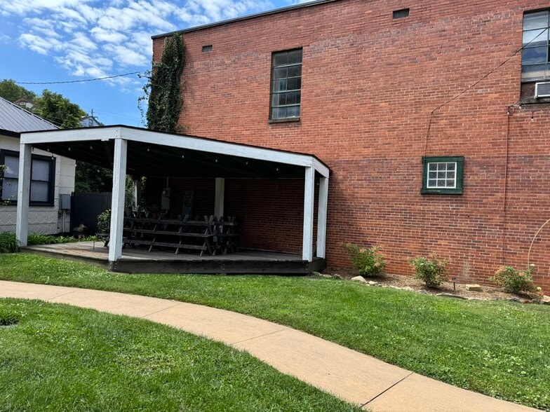 553 W Main St, Sylva, NC for lease - Building Photo - Image 3 of 45