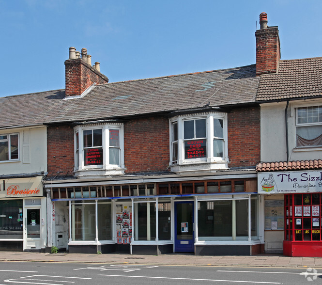 5-7 The Broadway, Bedford for sale - Primary Photo - Image 1 of 1