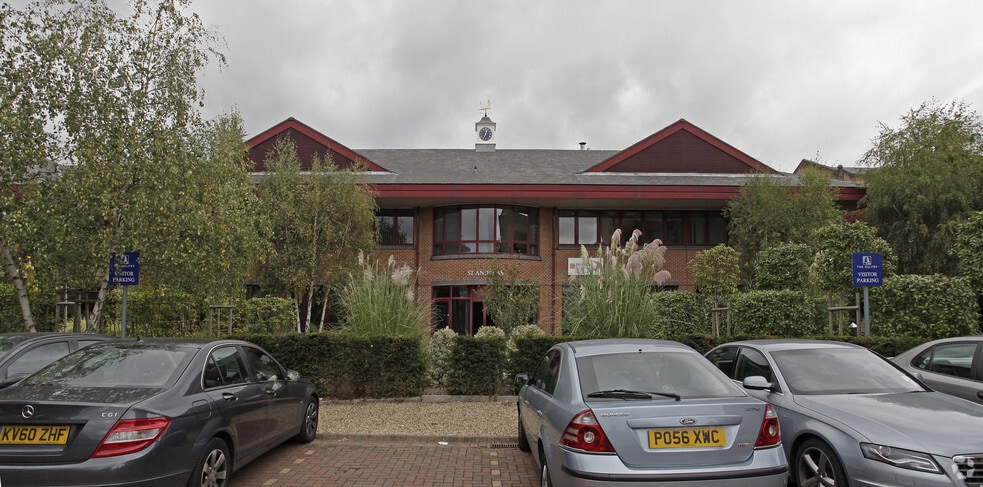 Colonial Way, Watford for sale - Primary Photo - Image 1 of 1