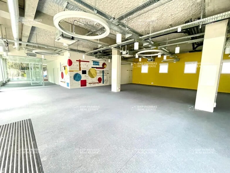 Office in Nantes for lease - Interior Photo - Image 1 of 11