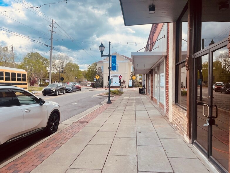 109 Main Street, Columbiana, AL for lease - Building Photo - Image 2 of 40