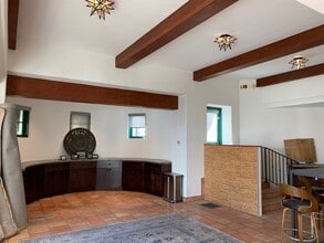 32 El Paseo, Santa Barbara, CA for lease Interior Photo- Image 2 of 9