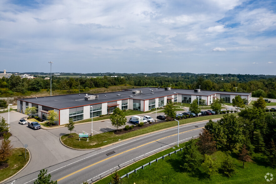 400 Industry Dr, Pittsburgh, PA for sale - Building Photo - Image 3 of 8