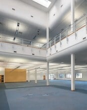 14 Woodhall, Holytown for lease Interior Photo- Image 1 of 2